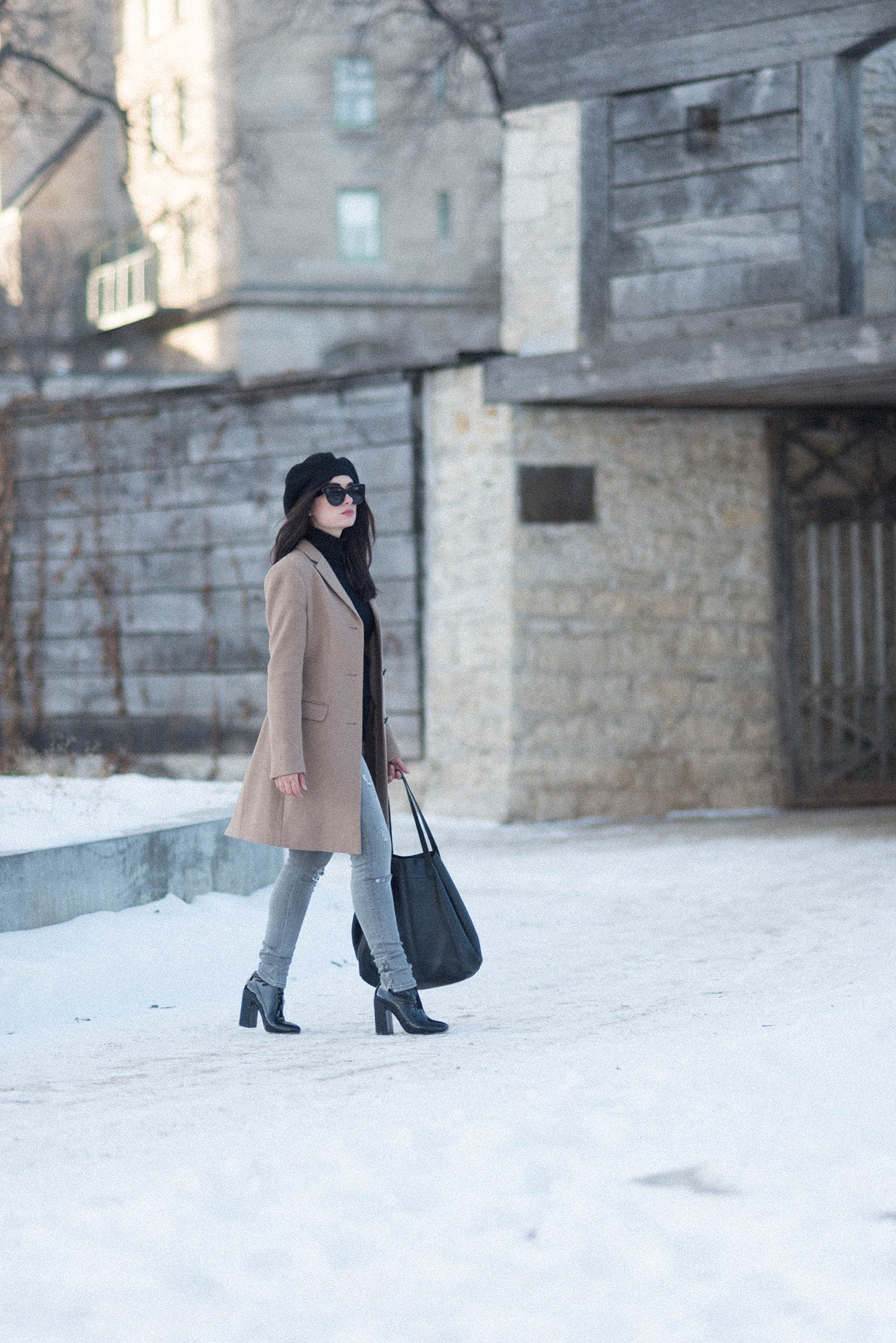 grey wool coat Blogger 